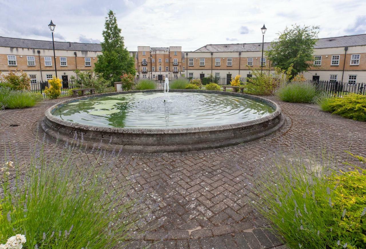 Thomas, Off Leeman Road York Exterior foto